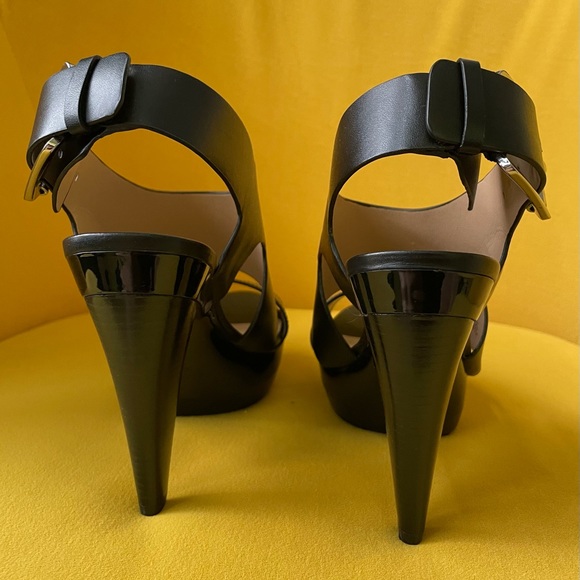 Carla Leather Platform Sandal by Michael Kors - size 5 - Picture 4 of 7